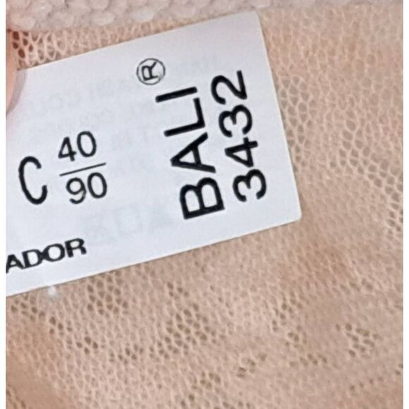 Bali Women's Plus Size Lace 'N Smooth Seamless Underwire Bra size 40 C - Picture 5 of 6